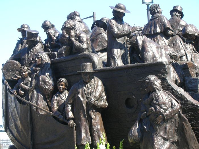 COOL STATUE OF IRISH IMMIGRANTS